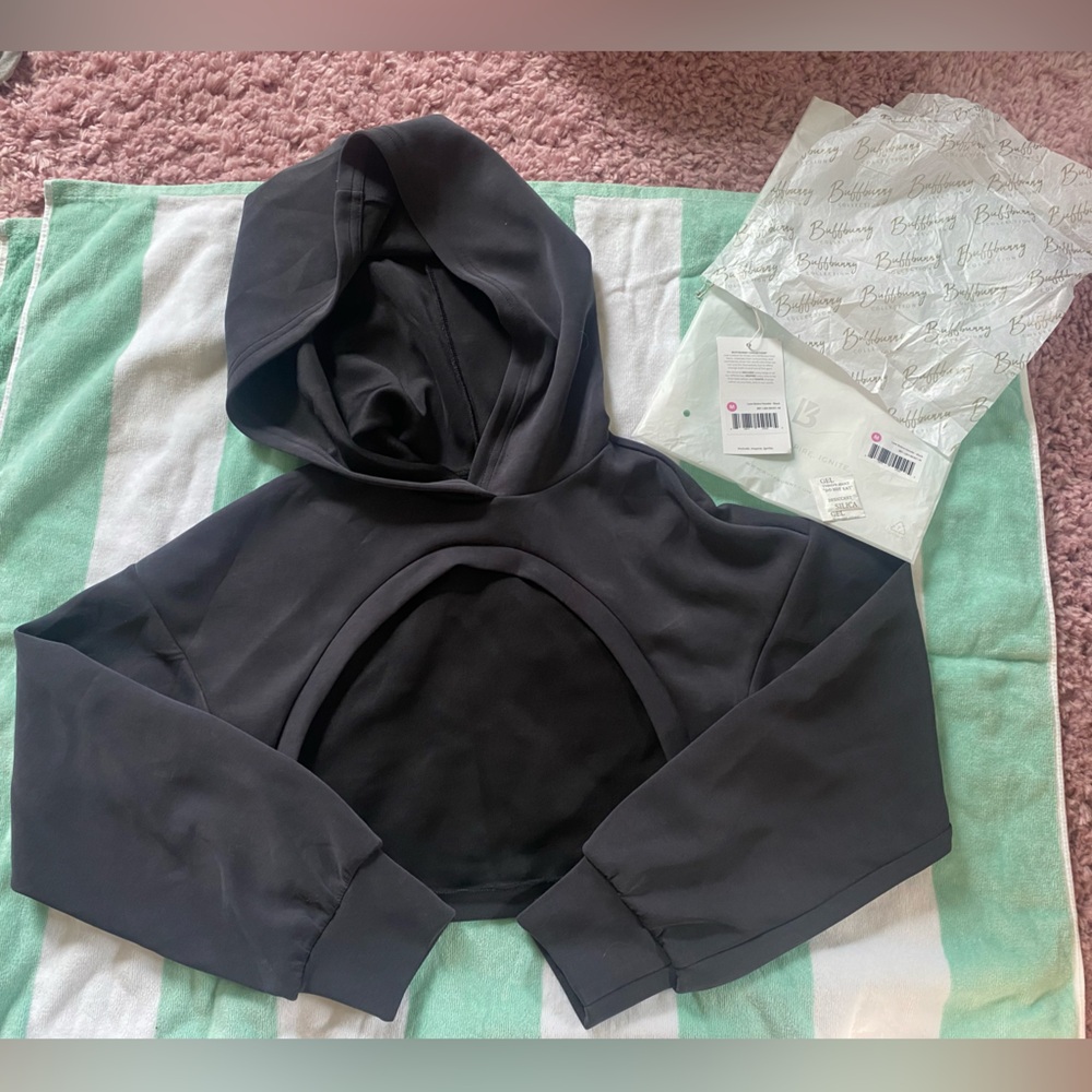 EUC SZ M BLACK LUXE BOLERO HOODIE CROP